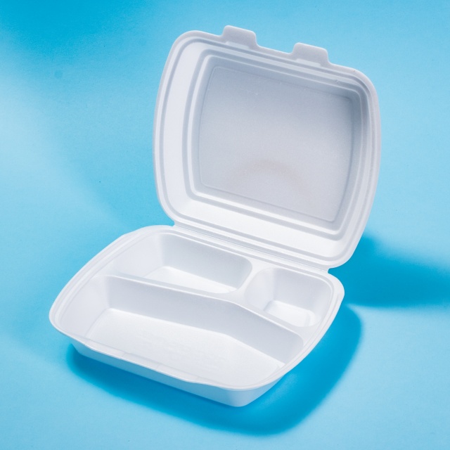 Caserolă din polistiren cu trei compartimente