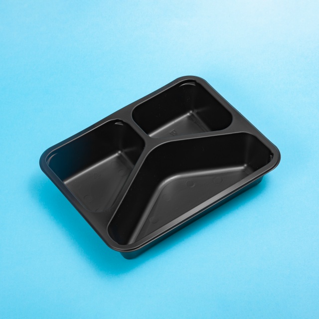 Caserolă termosudabilă, trei compartimente