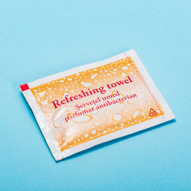 Șervețel umed parfumat antibacterian